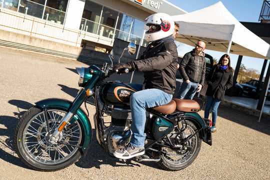LAUNCH PARTY NUOVA CLASSIC ROYAL ENFIELD: LE FOTO
